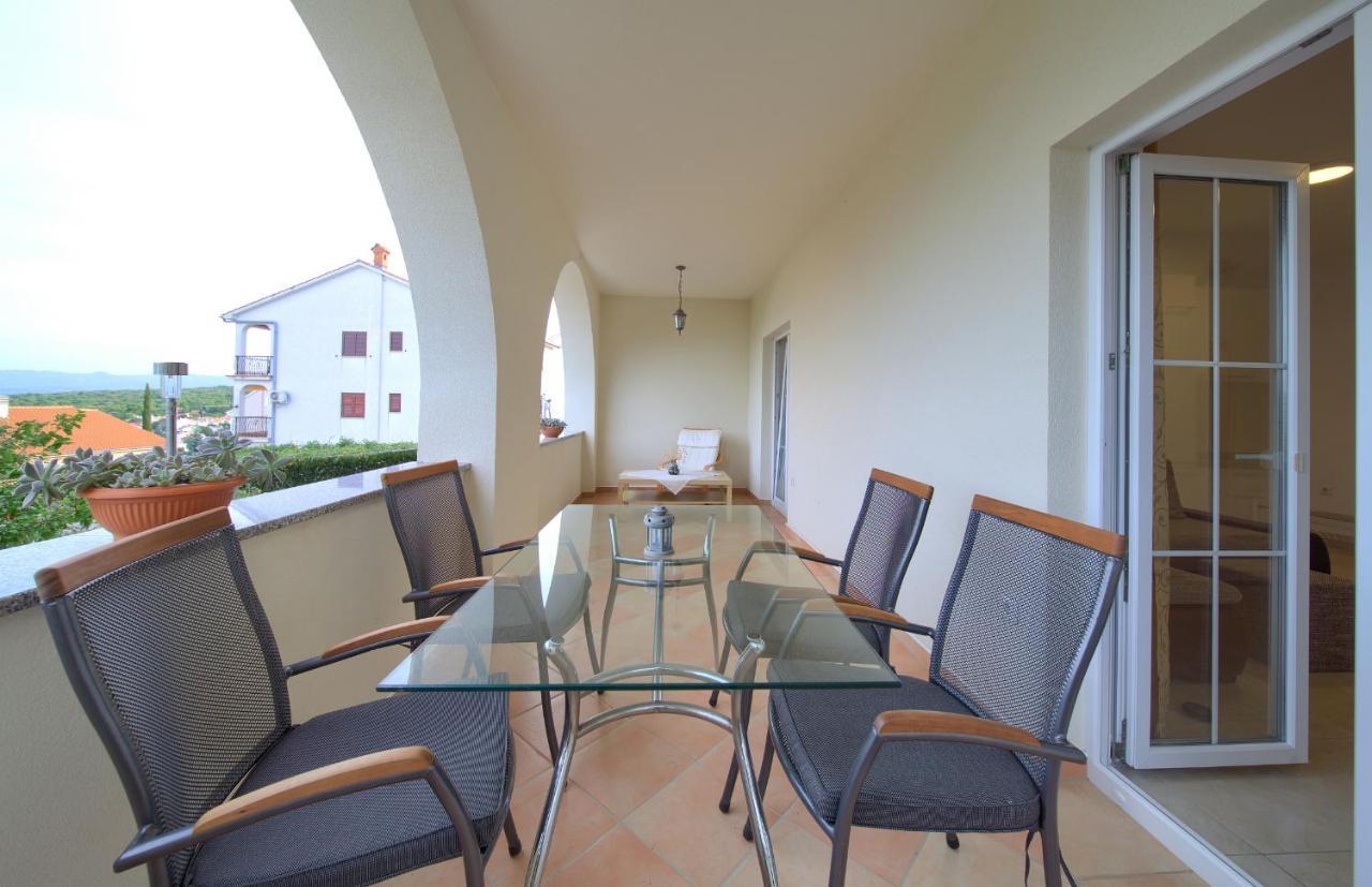 Apartmani Mara Matic Malinska Exterior foto
