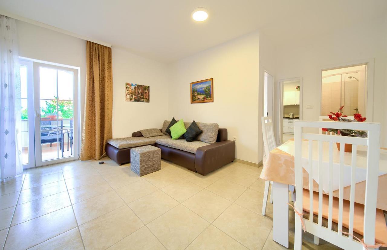 Apartmani Mara Matic Malinska Exterior foto