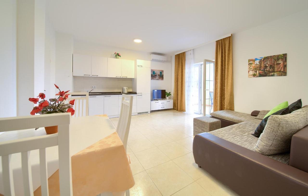 Apartmani Mara Matic Malinska Exterior foto